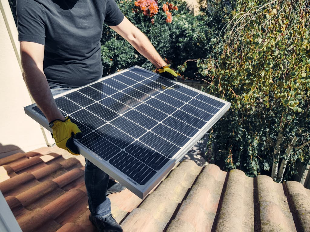 Home solar battery and energy storage system